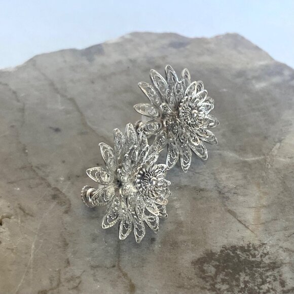 VTG Sterling Silver 925 Filigree Spun Silver Layered Flower Screwback Earrings - Picture 11 of 16
